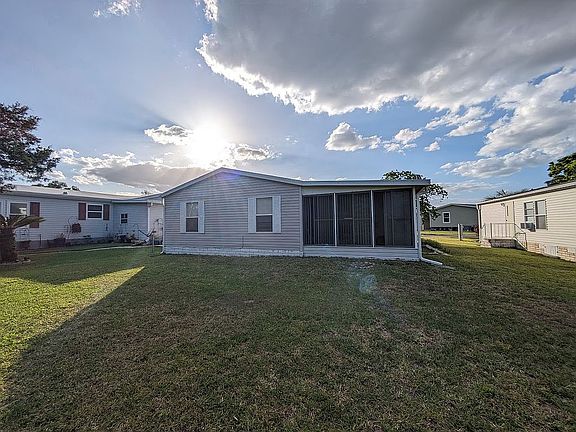 3rd image of 3151 NW 44th Ave