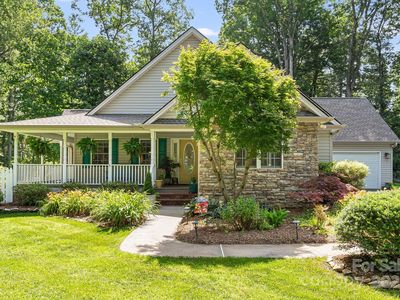 61 N Greenwood Forest Dr, Etowah, NC, 28729