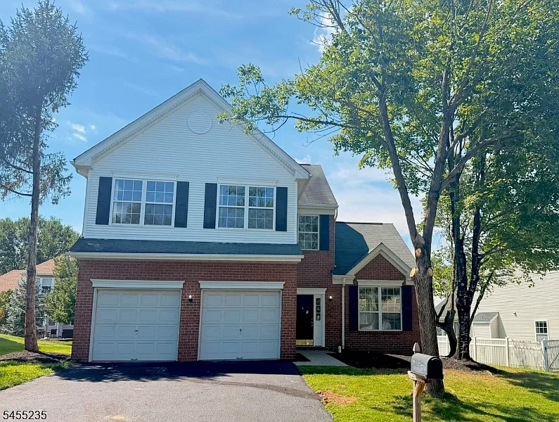 3 bed, 2.5 bath, $4,200 — Photo 1