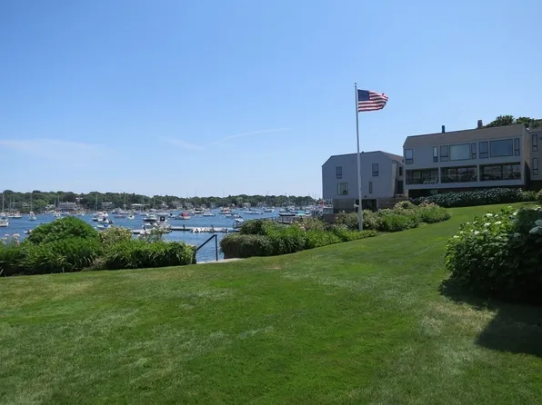 58 Brackett Pl APT A, Marblehead, MA 01945