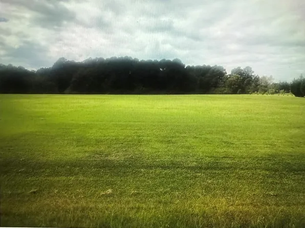 2 Lakeridge Dr, Adel, GA 31620