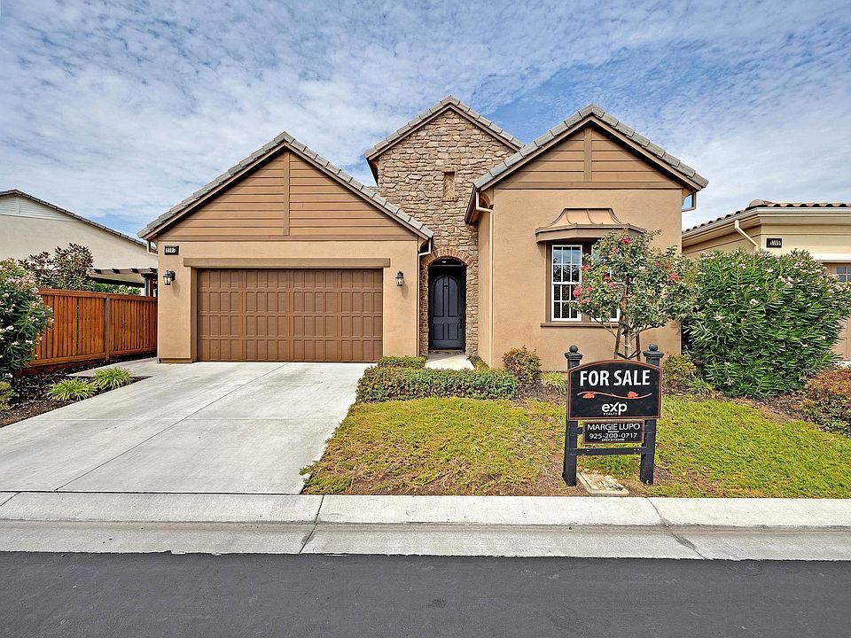 1st image of 2107 Rioja Way