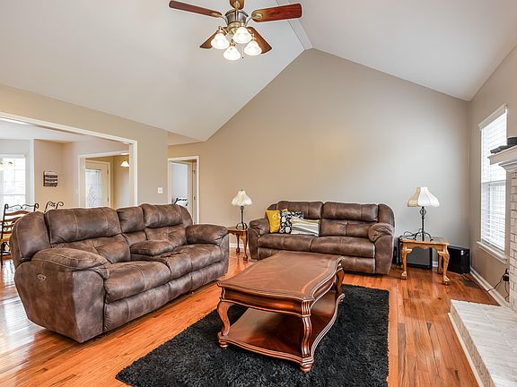 4th image of 1556 Overlook Ct