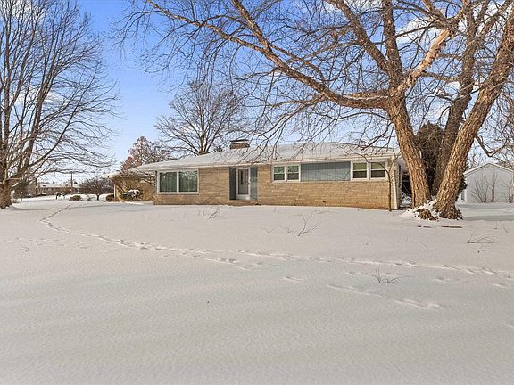 3rd image of 28997 Oak Grove Dr