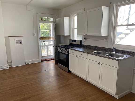 4th image of 106 W Jackson St Floor 2