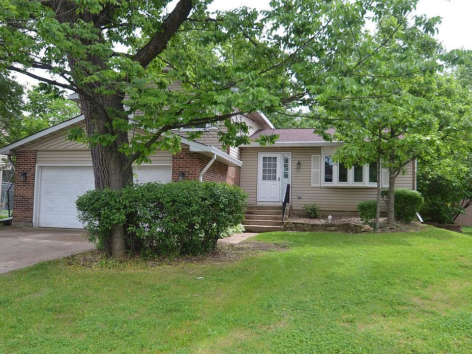 1st image of 1055 W Park Place Dr