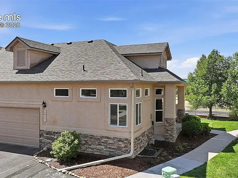 4 bed, 2492 sqft, $2,495 — Photo 4