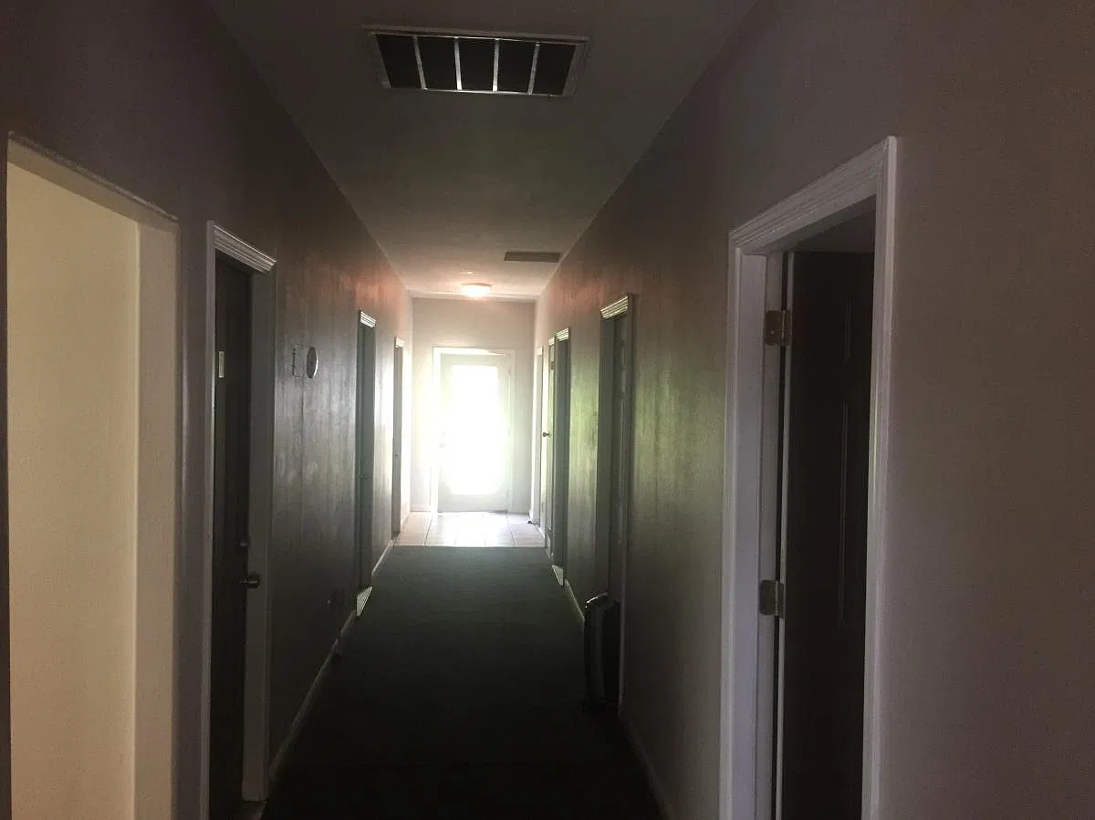 Studio, 100 sqft, $695 — Photo 3