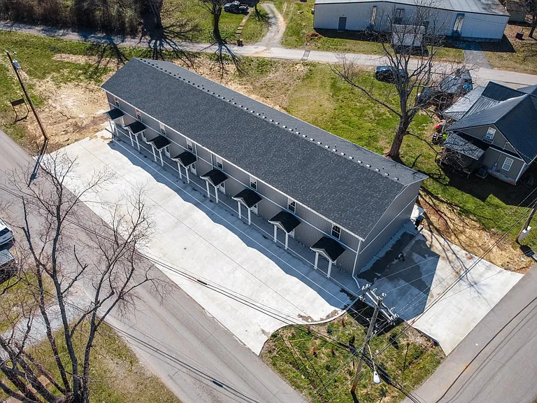 313 N Diagonal St — Photo 29