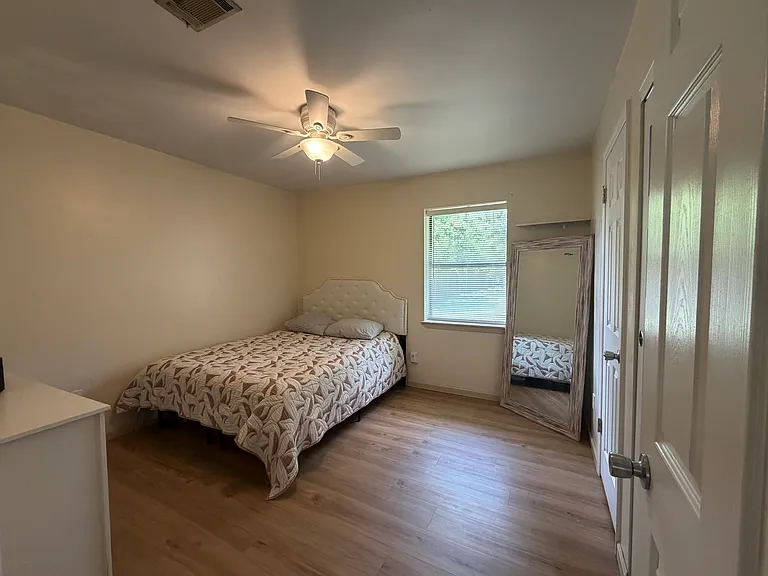 921 Greenbriar Rd — Photo 10