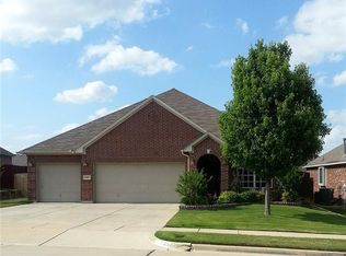 505 Crownpoint Ln, Arlington, TX 76002