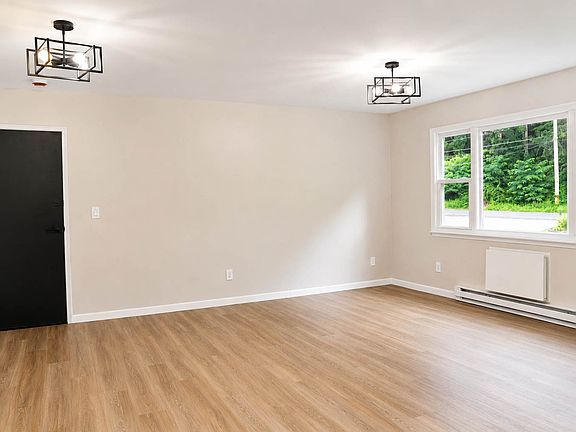 5th image of 201 Ludingtonville Rd APT 1A