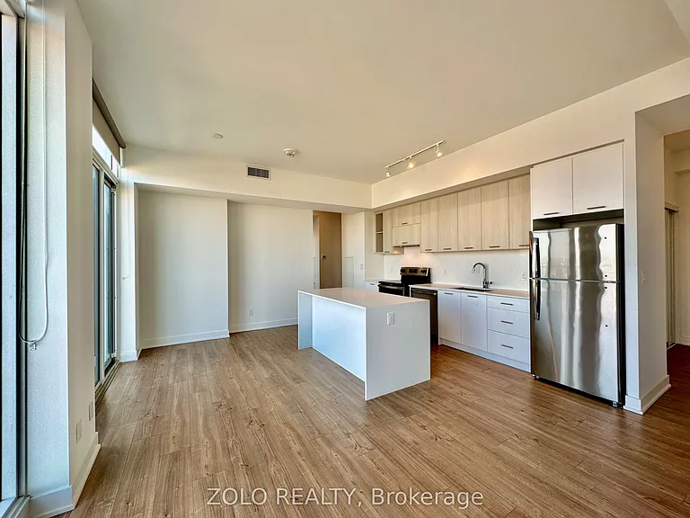 180 Veterans Dr #809 — Photo 2