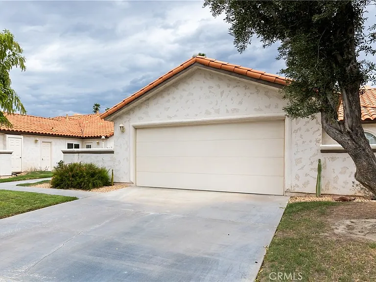 216 Desert Falls Dr E — Photo 36