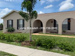 900 Ridgeway Dr, North Fort Myers, FL 33903
