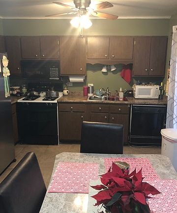 5th image of 1068 Leawood Dr