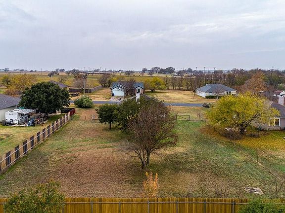 2nd image of 105 Bell Meadows Dr