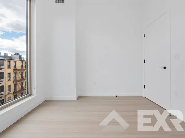 33 4th Street image 7 of 16