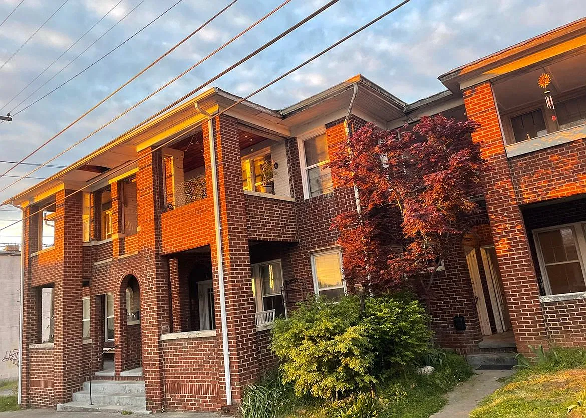 2 bed, 600 sqft, $800 — Photo 1