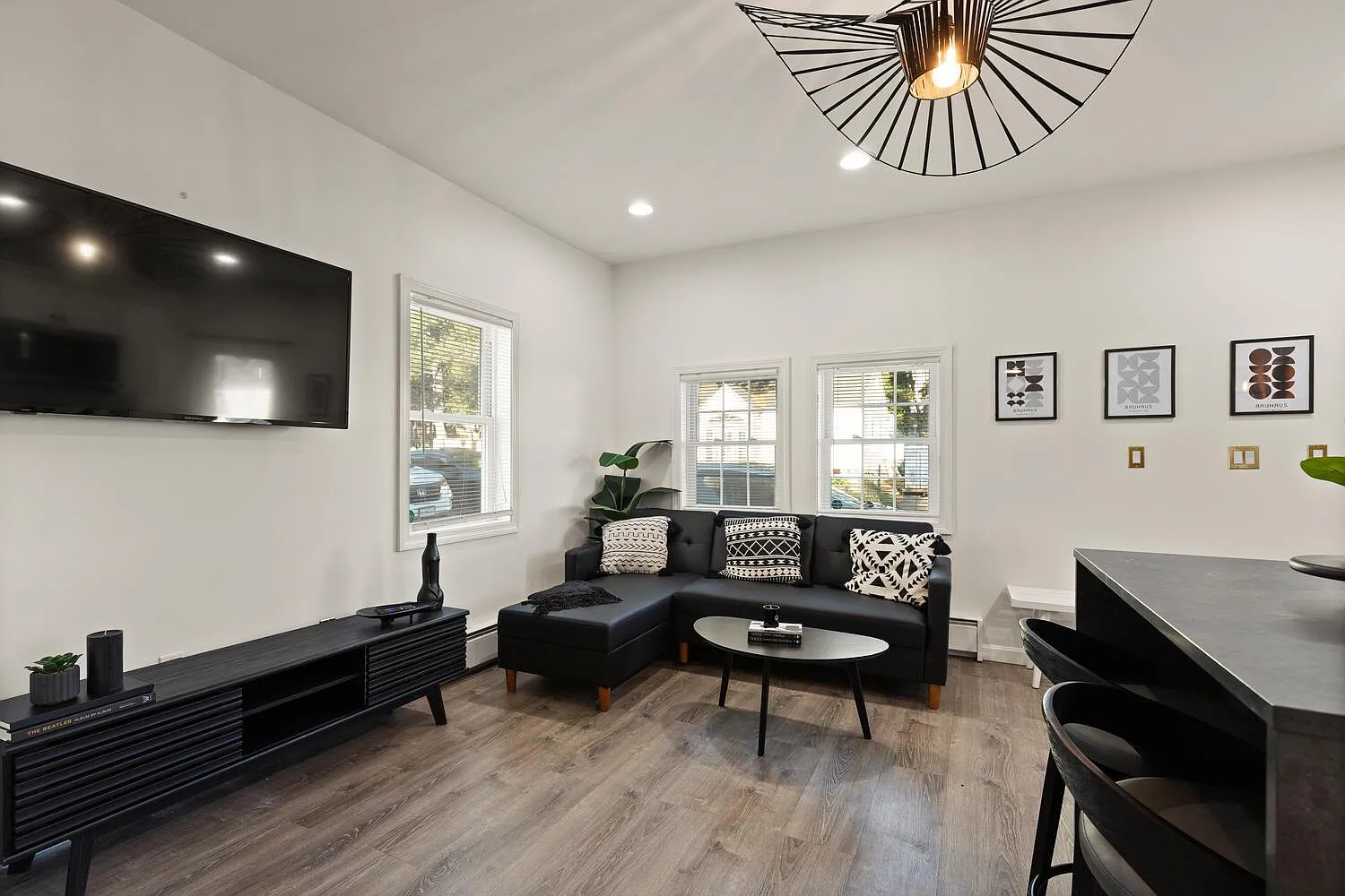 170 Myrtle St — Photo 4