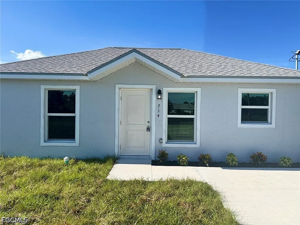 2 bed, 1.0 bath, 715 sqft, $1,550 — Photo 2