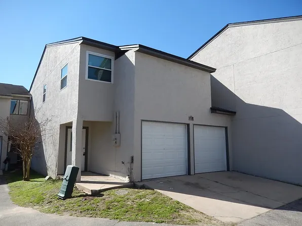 1327 Airport Dr APT E12, Tallahassee, FL 32304