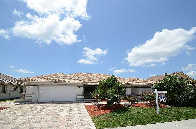 1st image of 1851 W Oak Knoll Cir