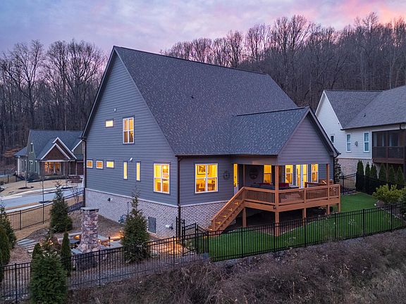 4th image of 570 Sun Valley Rd