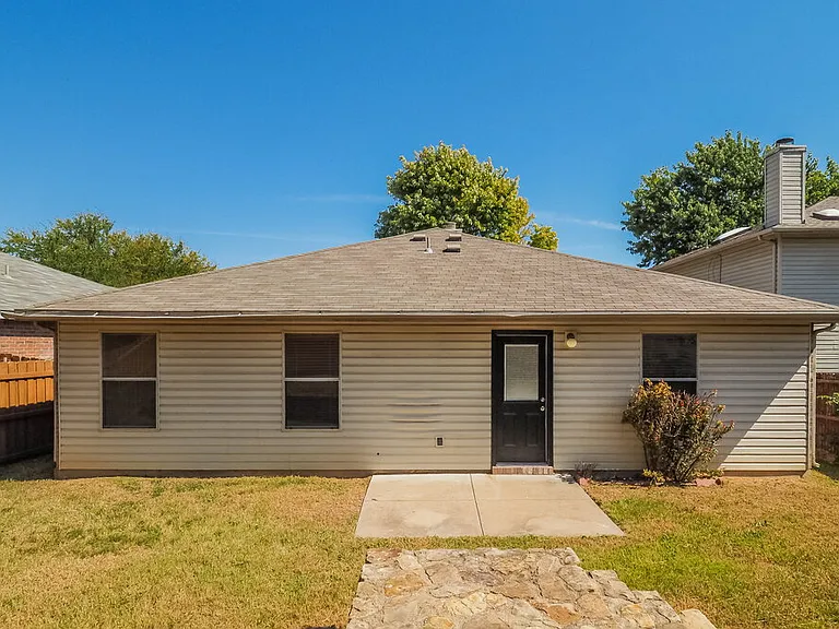 5213 Bedfordshire Dr — Photo 16