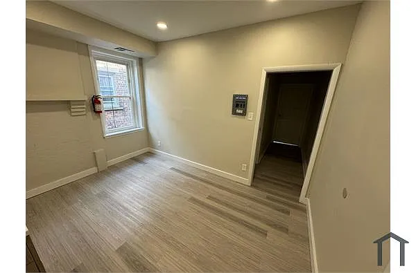 Building Photo - 88 Pulaski St #14