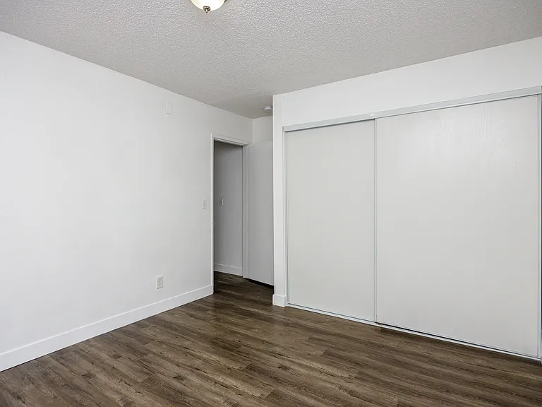 6021 Carlton Way — Photo 15
