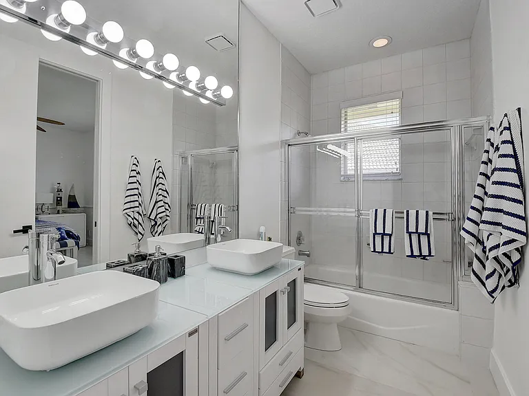 8320 Desmond Dr — Photo 21