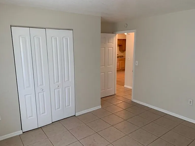 412 Country Lane Dr — Photo 8