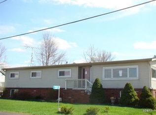 W5181 Wisconsin Dr, Elkhorn, WI 53121