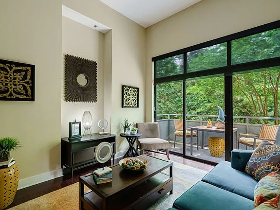 5th image of 2450 Camellia Ln NE #1B-1Ba-750Sqft