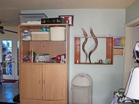3rd image of 855-857 W 11th Avenue