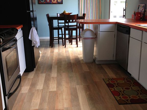 Kitchen (showing dining area