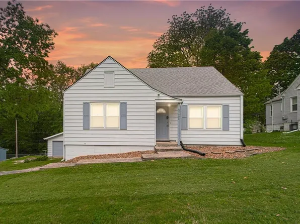 3608 NE Monterey Ave, Kansas City, MO 64117