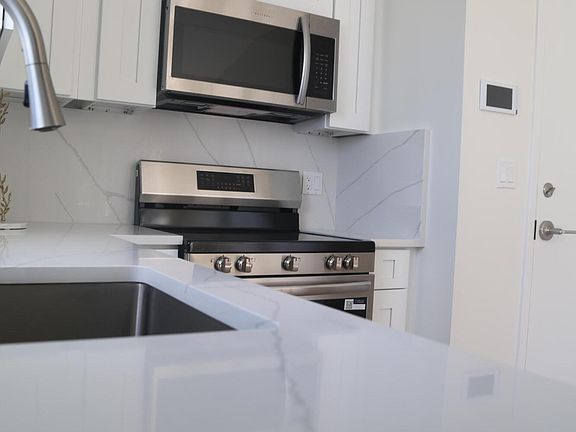 3rd image of 1221 Forest Hill Rd #2