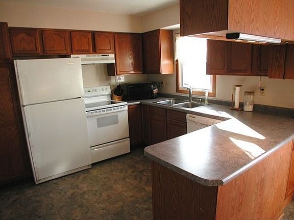 3rd image of 5646 Lantana Ave