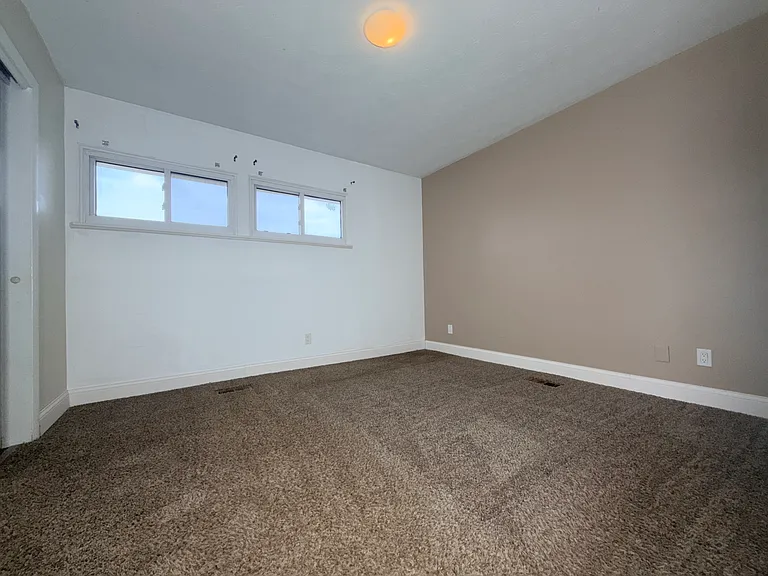 441 Townsend Pl — Photo 4