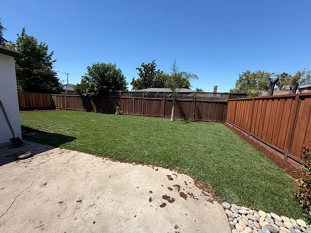 2541 McLaughlin Ave — Photo 2