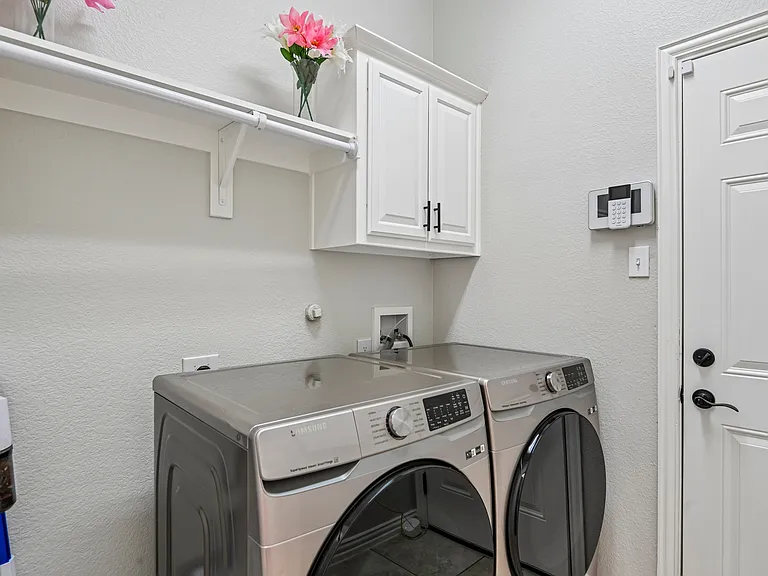 837 Moss Cliff Cir — Photo 32
