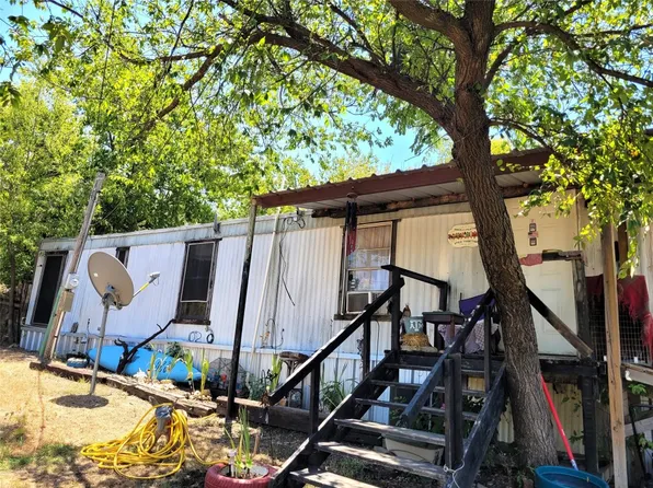 324 E Eaton Ave, Graford, TX 76449