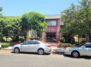 5414 Newcastle Ave APT 5, Encino, CA 91316
