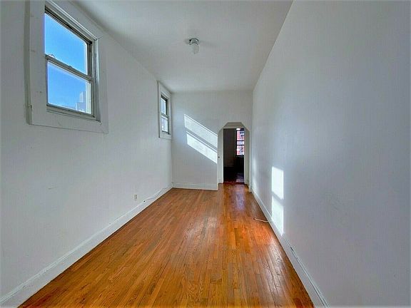 5th image of 10 Scholes St #2F