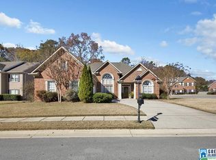 560 Thorn Berry Ln, Birmingham, AL 35242
