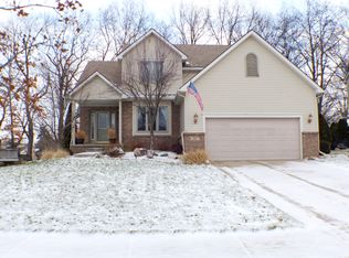 1047 Long Leaf Ct, Brighton, MI