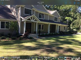 46 Roundabout Rd, Smithtown, NY 11787