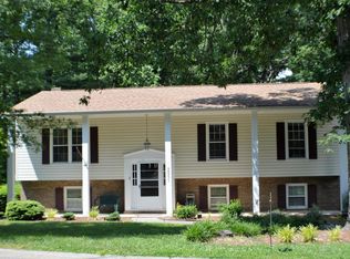 3851 Hummingbird Ln, Roanoke, VA 24018